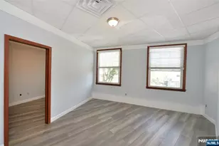 190 Rock 4, Glen Rock, NJ 07452 - Photo 9