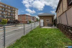 418 E Brinkerhoff Ave, Palisades Park, NJ 07650 - Photo 5