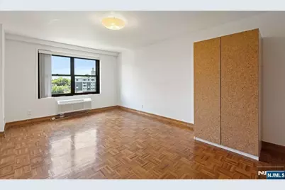 2352 Linwood Avenue #4D, Fort Lee, NJ 07024 - Photo 11