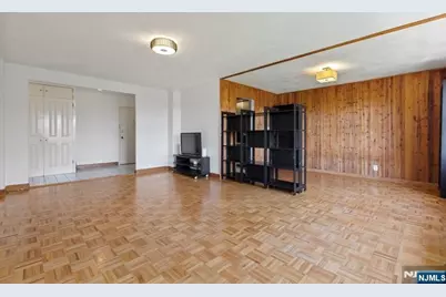 2352 Linwood Avenue #4D, Fort Lee, NJ 07024 - Photo 5