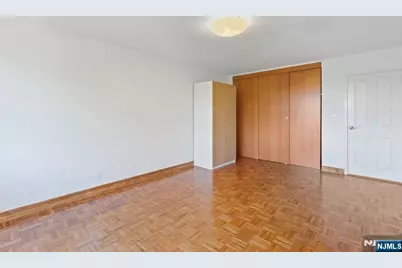 2352 Linwood Avenue #4D, Fort Lee, NJ 07024 - Photo 13