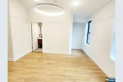 131 Hopkins Avenue 2-B #2-B, Jersey City, NJ 07306 - Photo 9