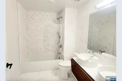 131 Hopkins Avenue 2-B #2-B, Jersey City, NJ 07306 - Photo 7