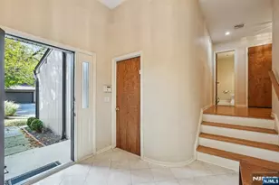 29 Ponds Circle 15, Wayne, NJ 07470 - Photo 5