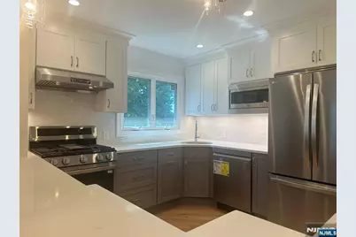 223 Lakewood Drive, Bloomfield, NJ 07003 - Photo 9