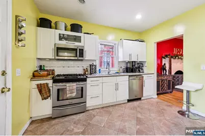 28 Scheerer Avenue, Newark, NJ 07112 - Photo 17