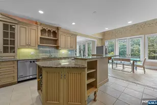 1 Euclid Rd, Fort Lee, NJ 07024 - Photo 15