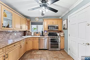 17 Acorn Rd, Secaucus, NJ 07094 - Photo 11