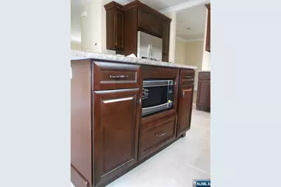 811 Edgewood Lane B #B, Fort Lee, NJ 07024 - Photo 15