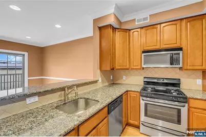 30 Austin Street 301 #301, Newark, NJ 07114 - Photo 5