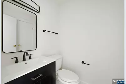 2413 Hammett Avenue B #B, Fort Lee, NJ 07024 - Photo 17