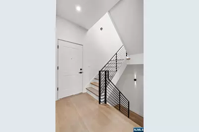 240 Columbia Avenue, Fort Lee, NJ 07024 - Photo 9