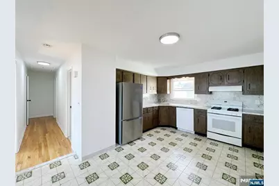 141 Westervelt Place 2 #2, Lodi, NJ 07644 - Photo 7