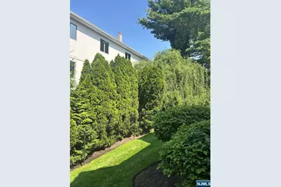 302 Grand Ridge Drive 302 #302, Ridgefield, NJ 07657 - Photo 11