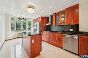 100 Old Palisade Pl16, Fort Lee, NJ 07024 - Photo 13