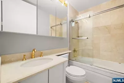 100 Carlyle Drive 5Dn #5DN, Cliffside Park, NJ 07010 - Photo 17