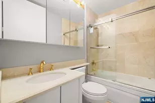 100 Carlyle Dr 5Dn, Cliffside Park, NJ 07010 - Photo 17