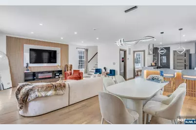 416 Kingsland Avenue, Lyndhurst Township, NJ 07071 - Photo 5