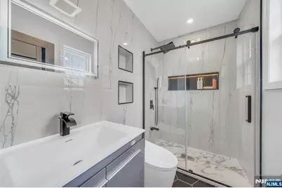 416 Kingsland Avenue, Lyndhurst Township, NJ 07071 - Photo 31