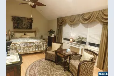 302 Howland Avenue, River Edge, NJ 07661 - Photo 9