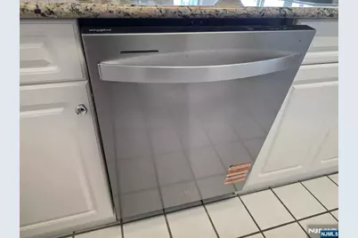 [Address not provided], Fort Lee, NJ 07024 - Photo 9