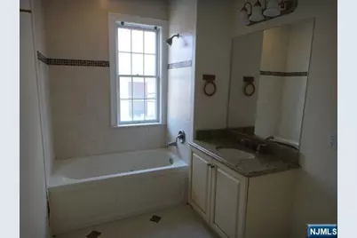 180 Edgewater Road 1A #1A, Cliffside Park, NJ 07010 - Photo 11