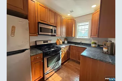 180 Edgewater Road 1A #1A, Cliffside Park, NJ 07010 - Photo 3