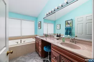 19 Briar Ct, Hamburg, NJ 07419 - Photo 15