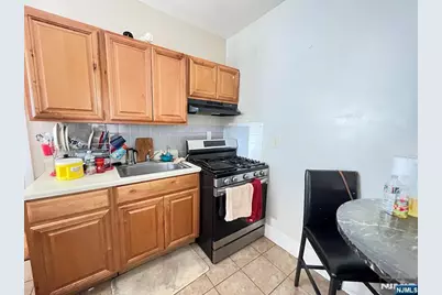 564 Broadway, Newark, NJ 07104 - Photo 23