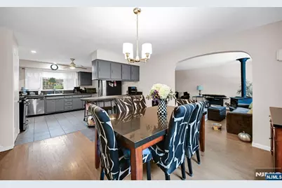 1061 Roosevelt Avenue, New Milford, NJ 07646 - Photo 17