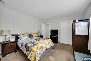 1061 Roosevelt Ave, New Milford, NJ 07646 - Photo 25