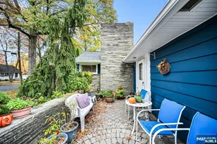 1061 Roosevelt Ave, New Milford, NJ 07646 - Photo 5