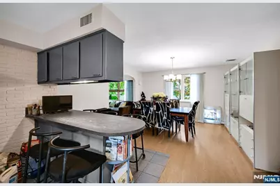 1061 Roosevelt Avenue, New Milford, NJ 07646 - Photo 15