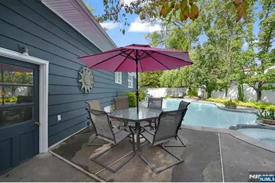 1061 Roosevelt Avenue, New Milford, NJ 07646 - Photo 39