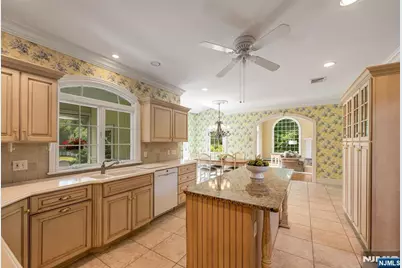 193 Pulis Avenue, Franklin Lakes, NJ 07417 - Photo 11