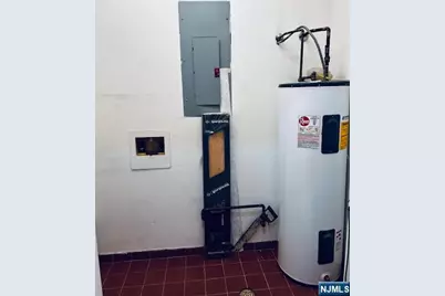 75 Liberty B-17 #B-17, Jersey City, NJ 07306 - Photo 11