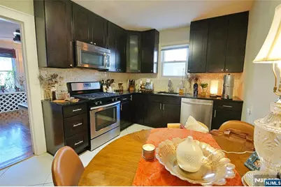 458 Shannon Place, Cliffside Park, NJ 07010 - Photo 5