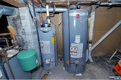 458 Shannon Place, Cliffside Park, NJ 07010 - Photo 25