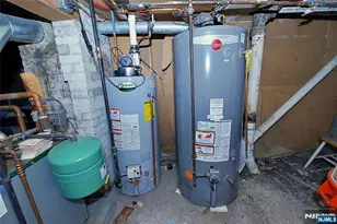 458 Shannon Pl, Cliffside Park, NJ 07010 - Photo 25