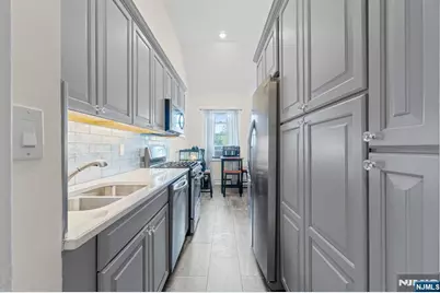 100 Palisade Avenue A51 #A51, Englewood, NJ 07631 - Photo 9