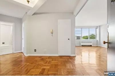 1450 Palisade Avenue 5J #5J, Fort Lee, NJ 07024 - Photo 9