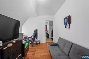 253 Burnett St, East Orange, NJ 07018 - Photo 5