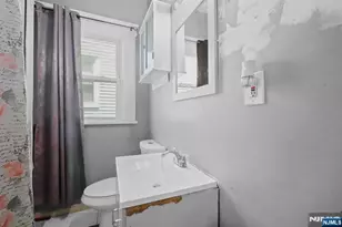 253 Burnett St, East Orange, NJ 07018 - Photo 33