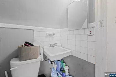 253 Burnett Street, East Orange, NJ 07018 - Photo 9