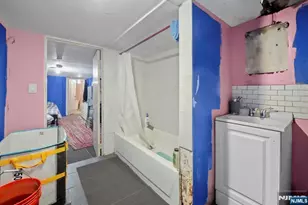 253 Burnett St, East Orange, NJ 07018 - Photo 45