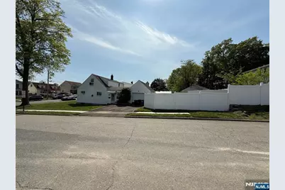 65 Hamilton Avenue, Elmwood Park, NJ 07407 - Photo 5