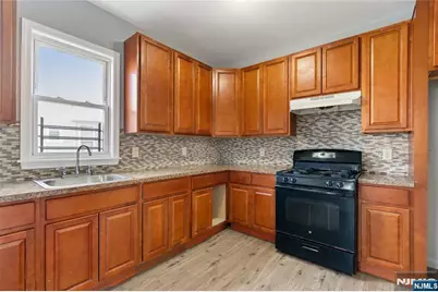 87 Columbia 3 #3, Newark, NJ 07106 - Photo 5