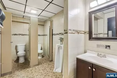 768 Stuyvesant Avenue, Lyndhurst Township, NJ 07071 - Photo 19