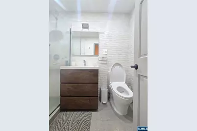 2352 Linwood Avenue 7G #7G, Fort Lee, NJ 07024 - Photo 11