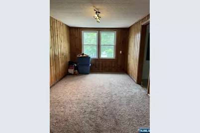 211 Paterson Avenue 2nd Fl #2nd Fl, Midland Park, NJ 07432 - Photo 19